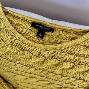EUC BANANA REPUBLIC Cable Knit Sweater Size Small